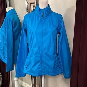 Like new Cablella’s Blue Women’s Wind & Rainproof Jacket Size Small